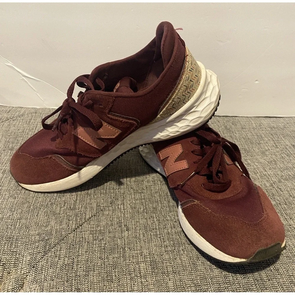 New Balance Fresh Foam X70‎ Sneaker women's size 8 Burgundy Suede
